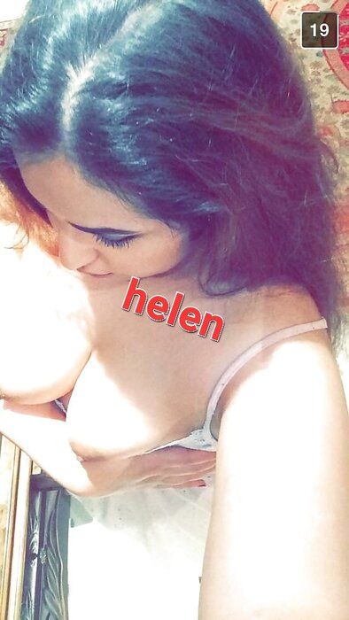 BBW_Flashing_Nipples_Saudi_arab_girl_naked_selfie_4517753-0.jpg