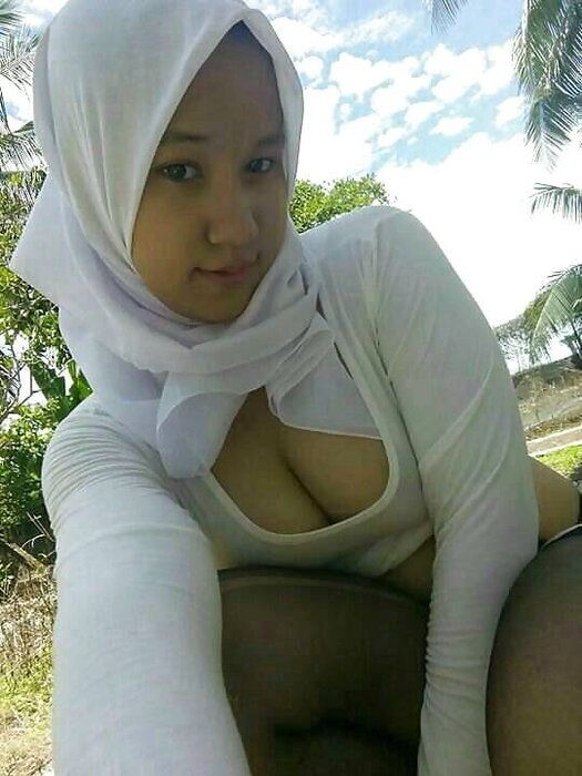 Tumblr_l_9524780779875.jpg