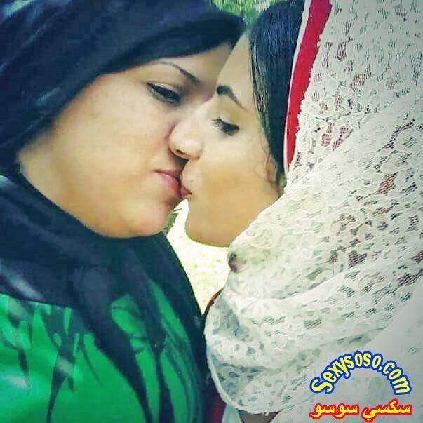 قبلات-محجبات-سحاقيات-8.jpg