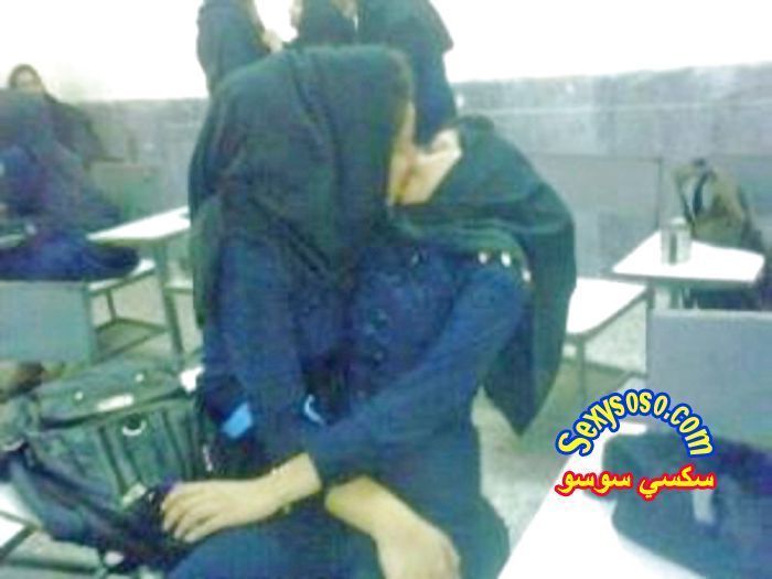 صور-ليز-محجبات-قبلات-رومانسية-5.jpg