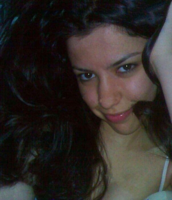 Babes_Flashing_Teens_Hot_Arab_Egyptian_Girl_4754402-2-2.jpg