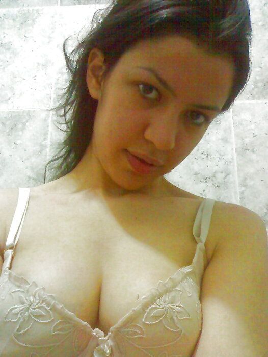 Babes_Flashing_Teens_Hot_Arab_Egyptian_Girl_4754402-4-4.jpg