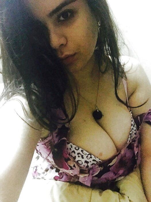 BBW_Big_Boobs_Flashing_Arab_Egyptian_hijab_girl_bbw_naked_4529388-5.jpg
