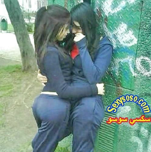 قبلات-و-رومانسية-المثليات-العرب-2.jpg
