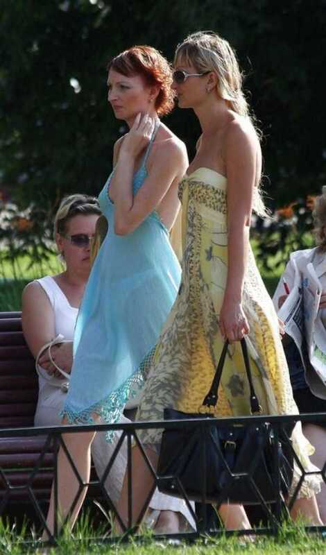 girls-in-see-through-clothes-39.jpg