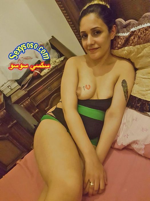 ديوث-لبناني-ينشر-صور-زوجته-عارية-وتمص-قضيبه-17.jpg