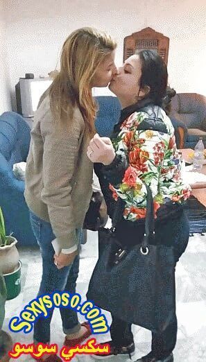 قبلات-بنات-شواذ-عرب-3.jpg