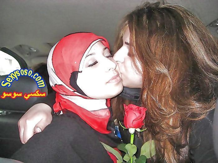 بنات-عرب-بيبوسو-شفايف-بعض-5.jpg