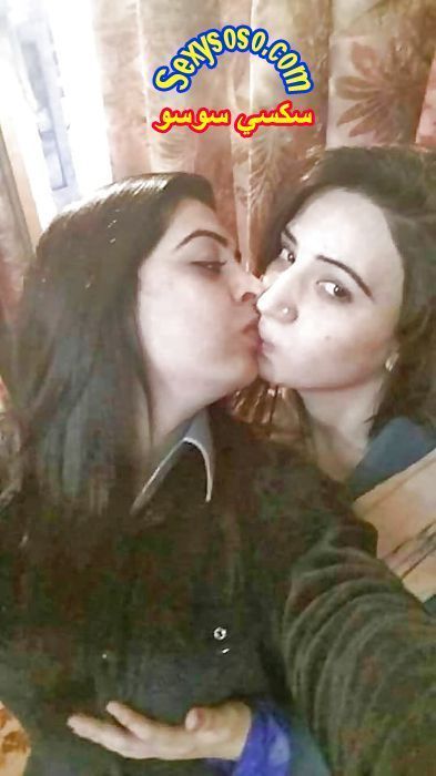 بنات-عرب-بيبوسو-شفايف-بعض-17.jpg