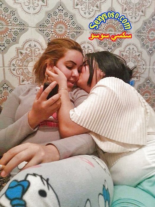 رومانسية-المثليات-أحلى-قبلات-12.jpg