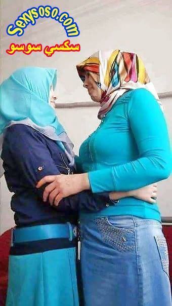صور-بوس-مثليات-محجبات-1.jpg