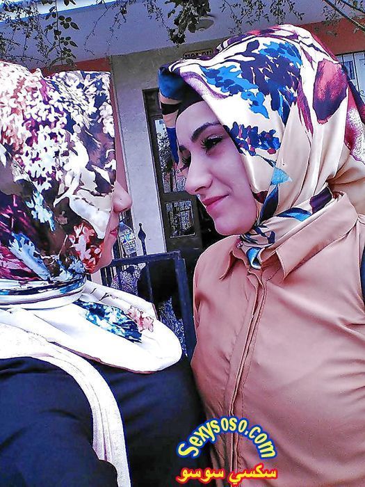 صور-بوس-مثليات-محجبات-2.jpg