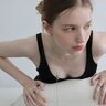 بنوتي ١٩ سنه مش مفتوح